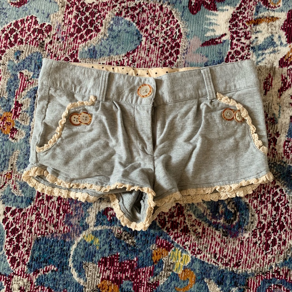 Super cute daisy dukes 🌼
